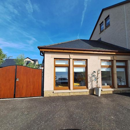 Lanarkshire Apartment- Views- Sleeps 4- Balcony Larkhall  Eksteriør bilde