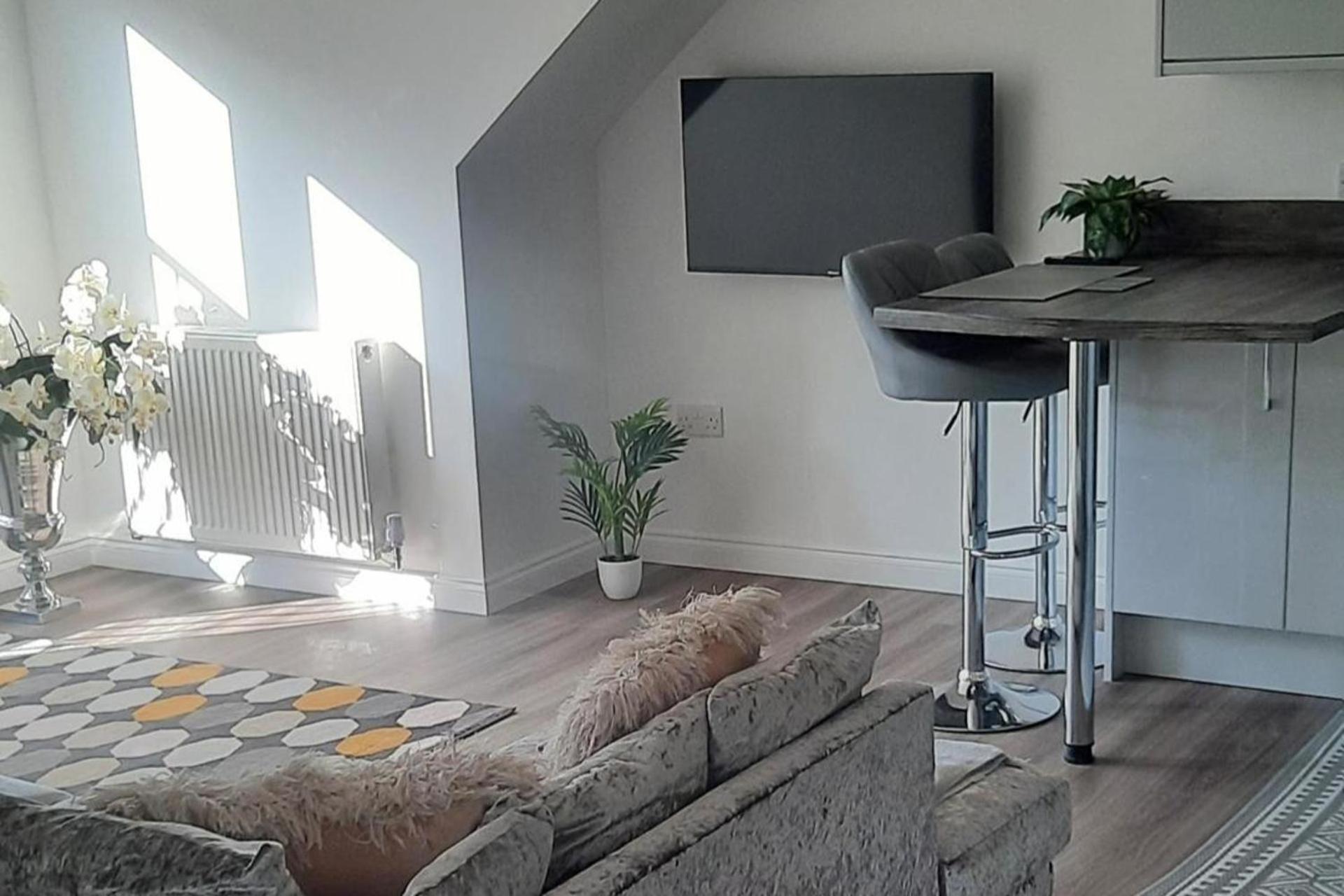 Lanarkshire Apartment- Views- Sleeps 4- Balcony Larkhall  Eksteriør bilde